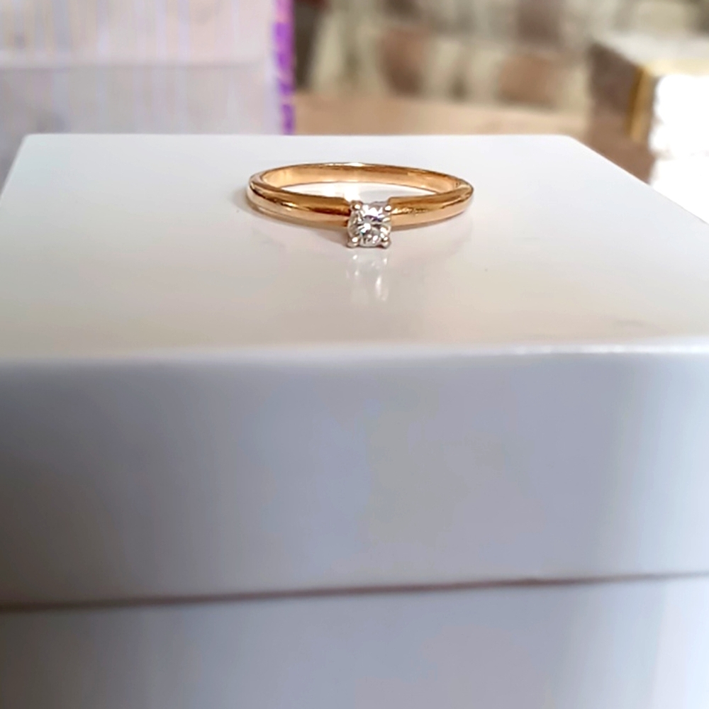 14k Solid yellow gold engagement ring.